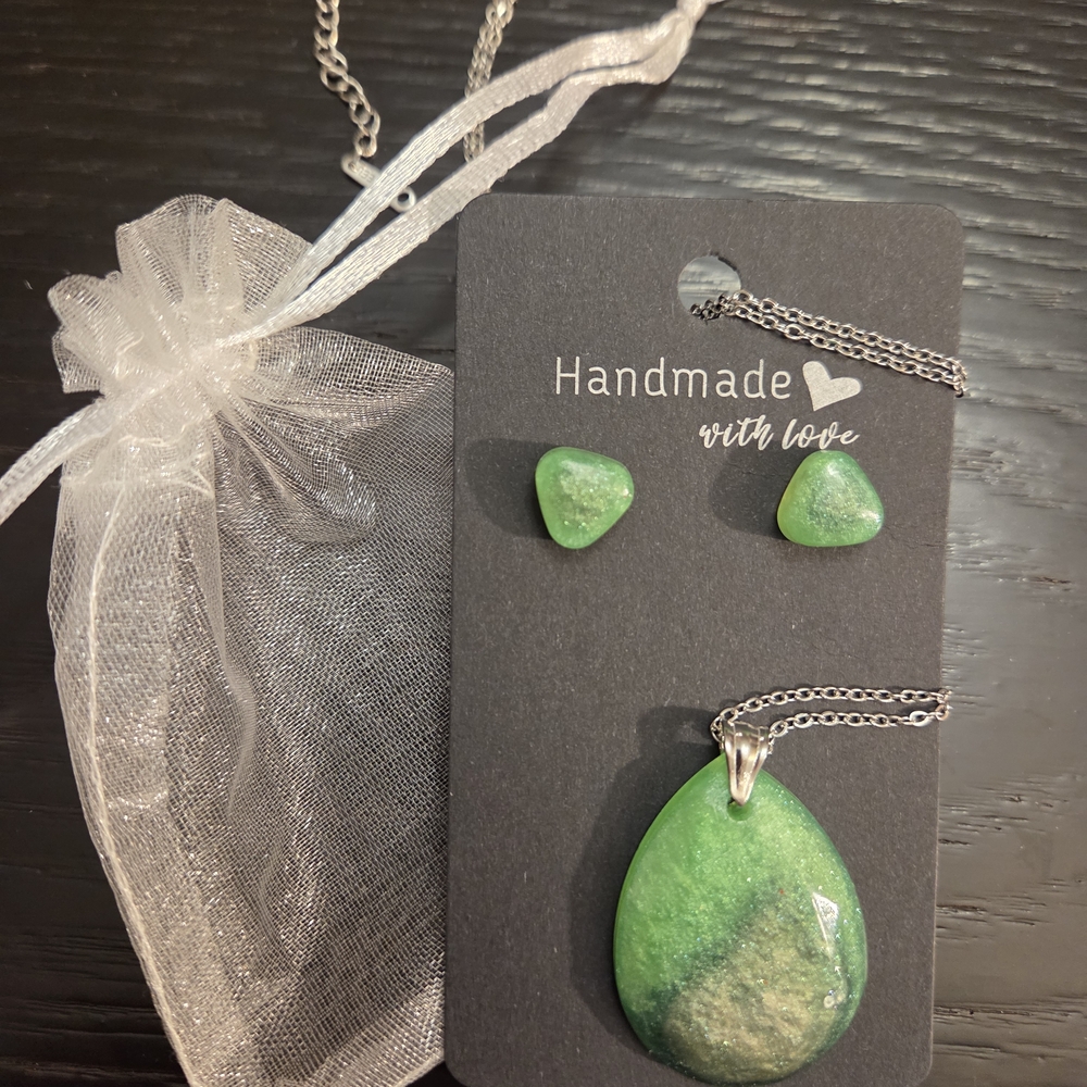Handmade Green Teardrop Pendant Necklace and Stud Earrings Set